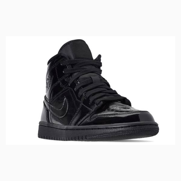 Air Jordan 1 Nike Medio Triple Envernizados Tênis de Basquete Feminino Pretas | JD-796GY